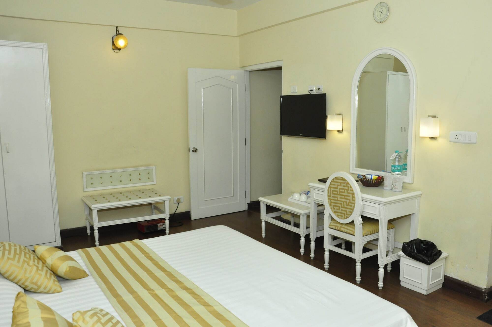 Hotel Alpine Continental Shillong