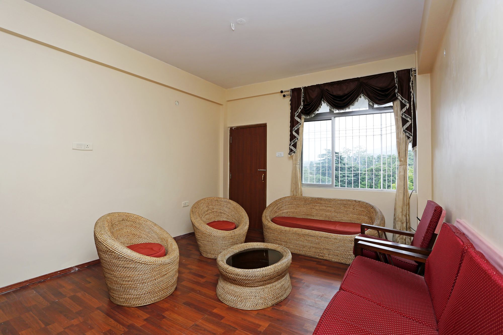 Hotel Oyo 044 Times Rilbong Shillong