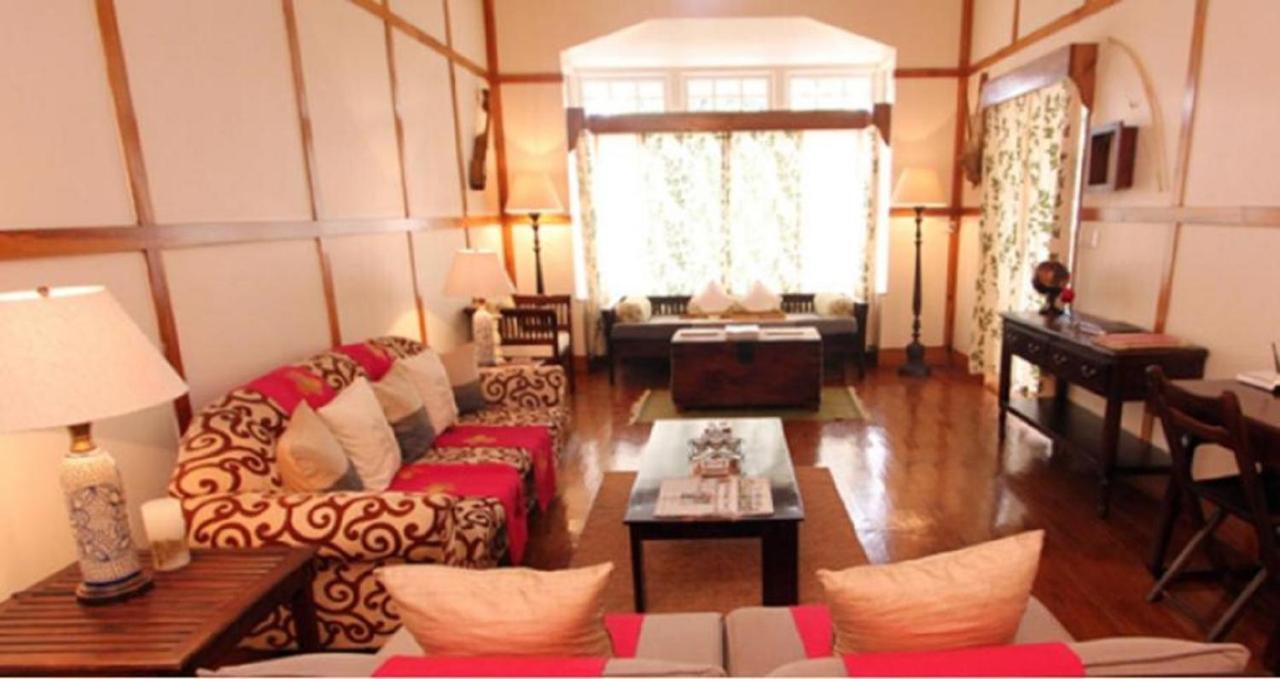 Cafe Bed & Breakfast