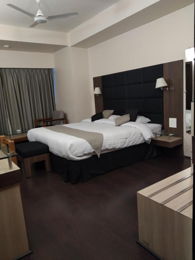 Alpine Continental Hotel 3*
