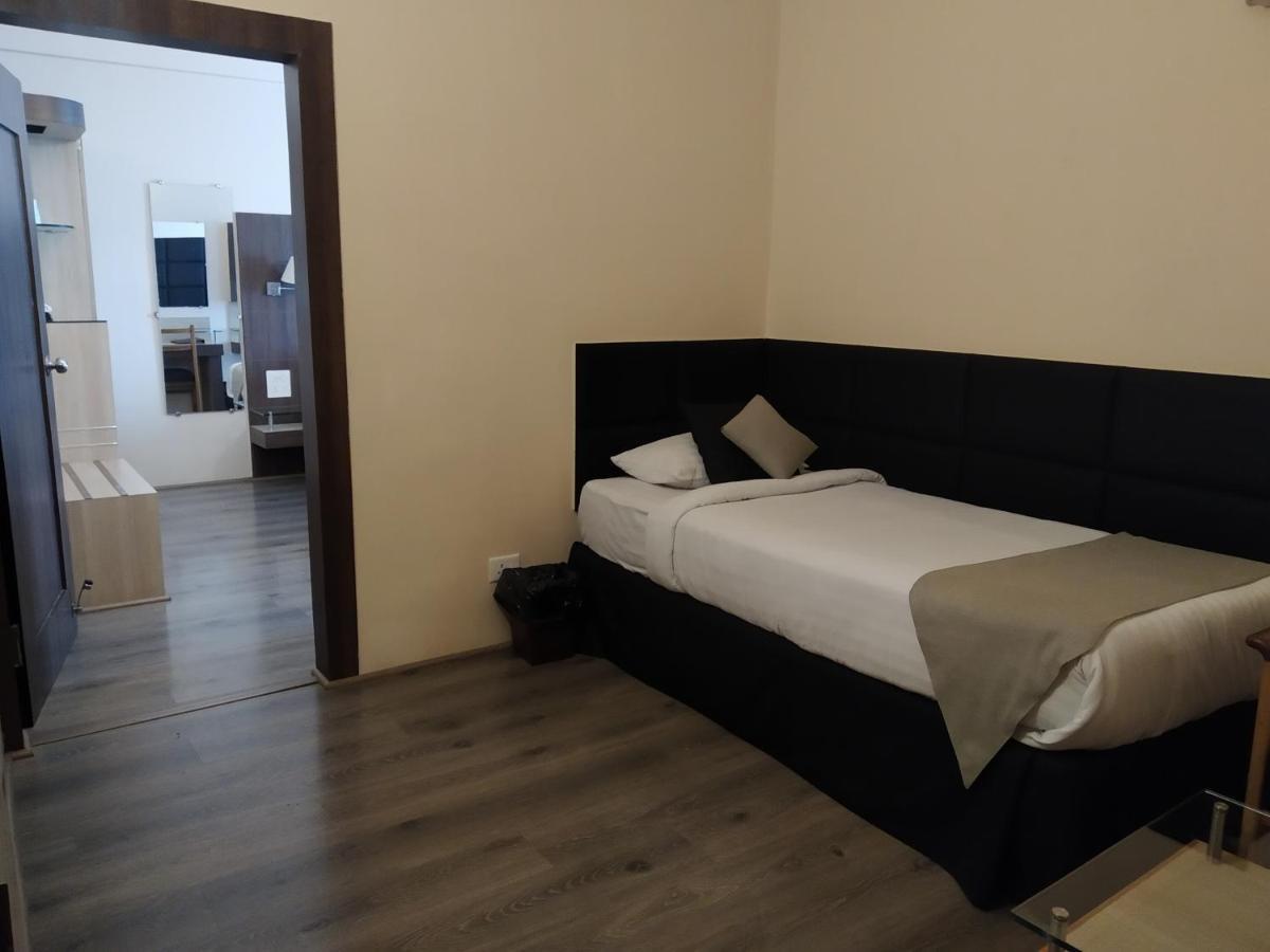 Hotel Alpine Continental Shillong
