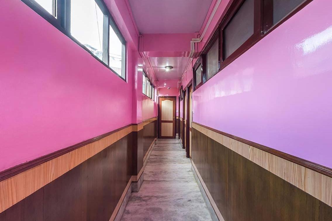 Oyo 13627 Jk International Hotel 3*