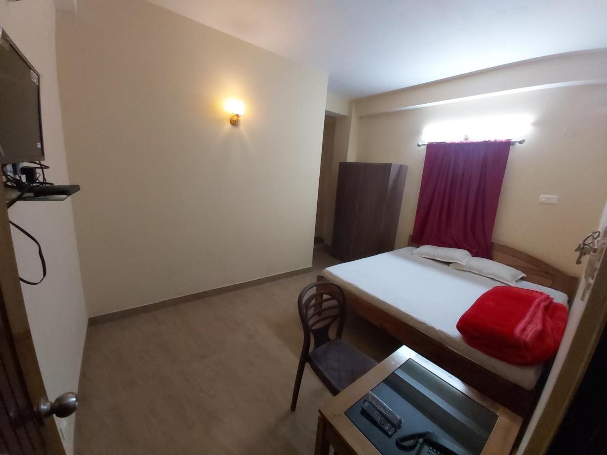 Baba 3* Shillong