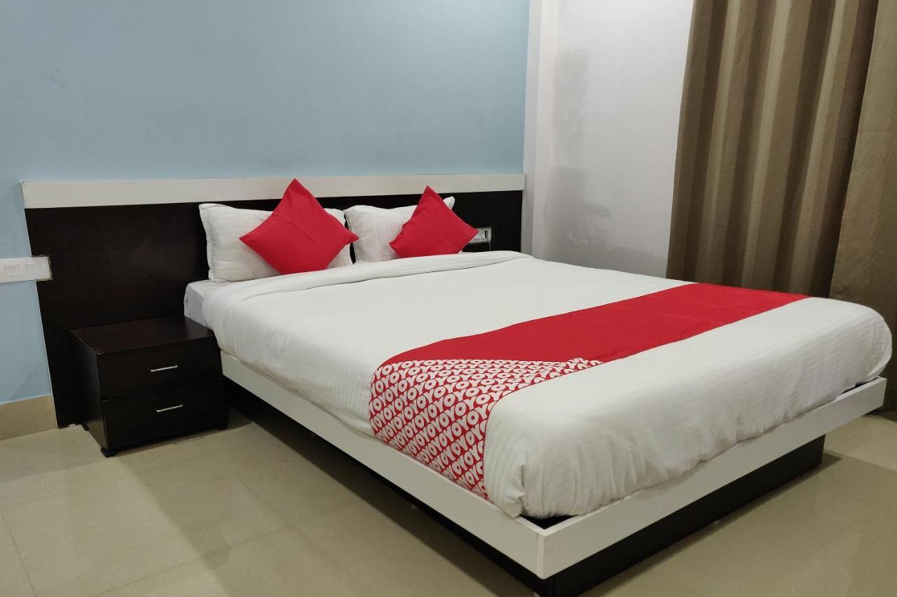 Oyo 45654 Saw Aiom Residency 3*