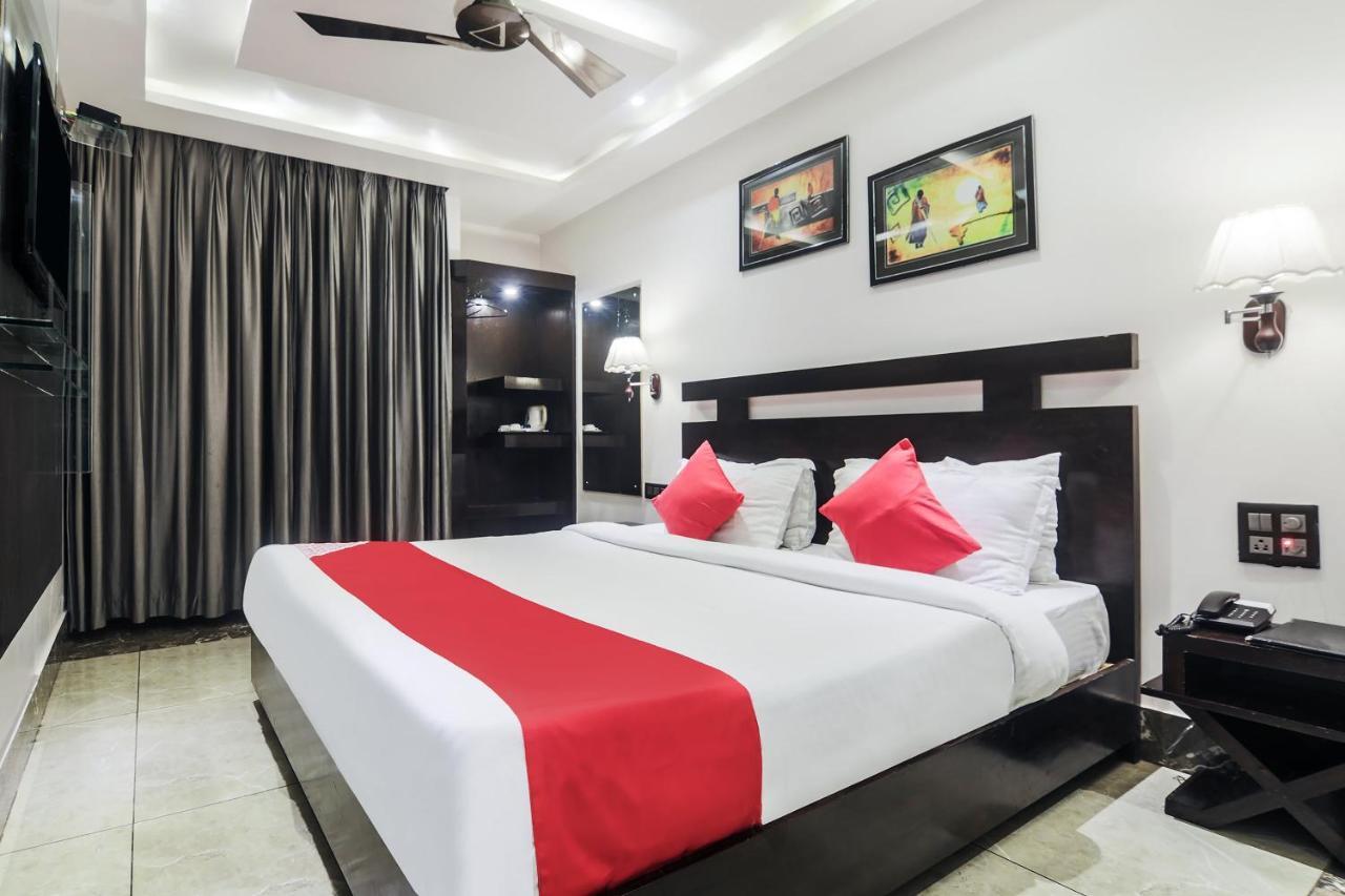 Capital O 6645 Sapphire Hotel 3*