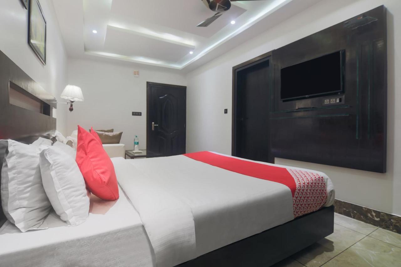 Capital O 6645 Sapphire 3* Shillong