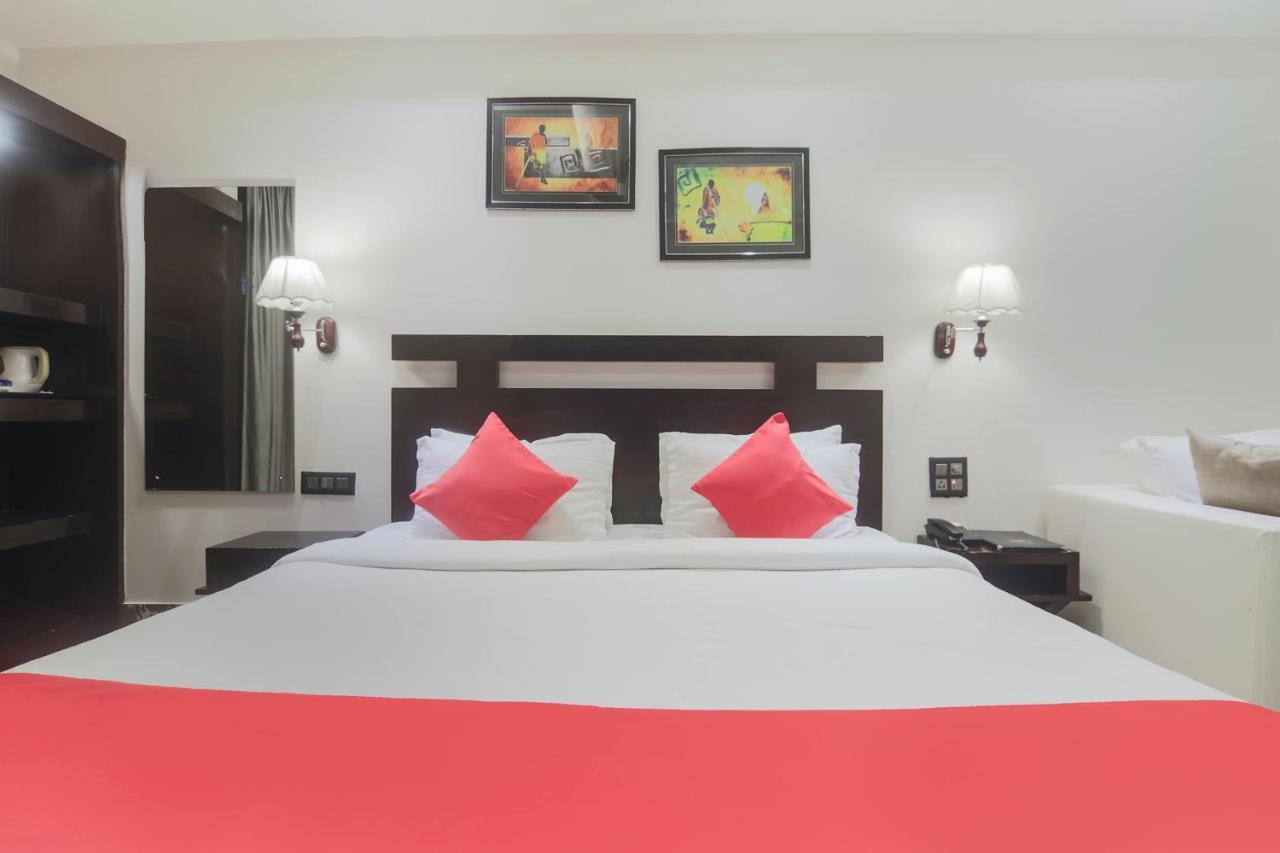 Capital O 6645 Sapphire Hotel 3*