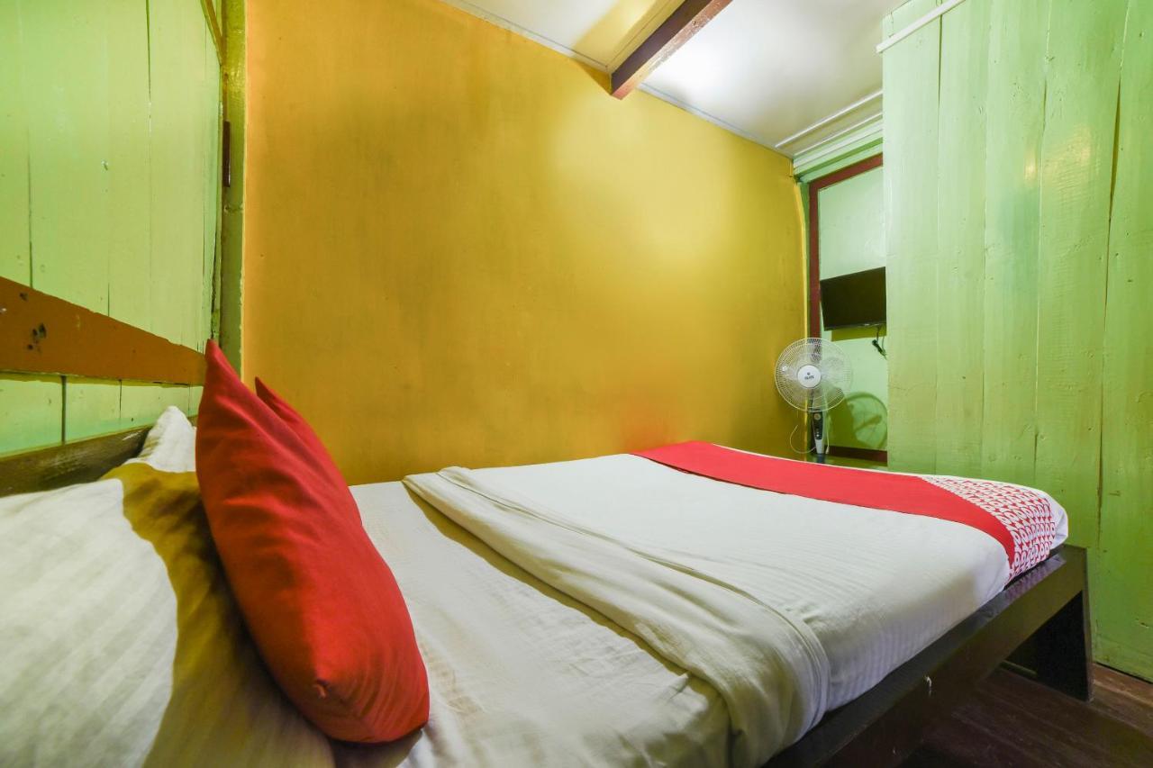Oyo 27919 Blooming Hotel