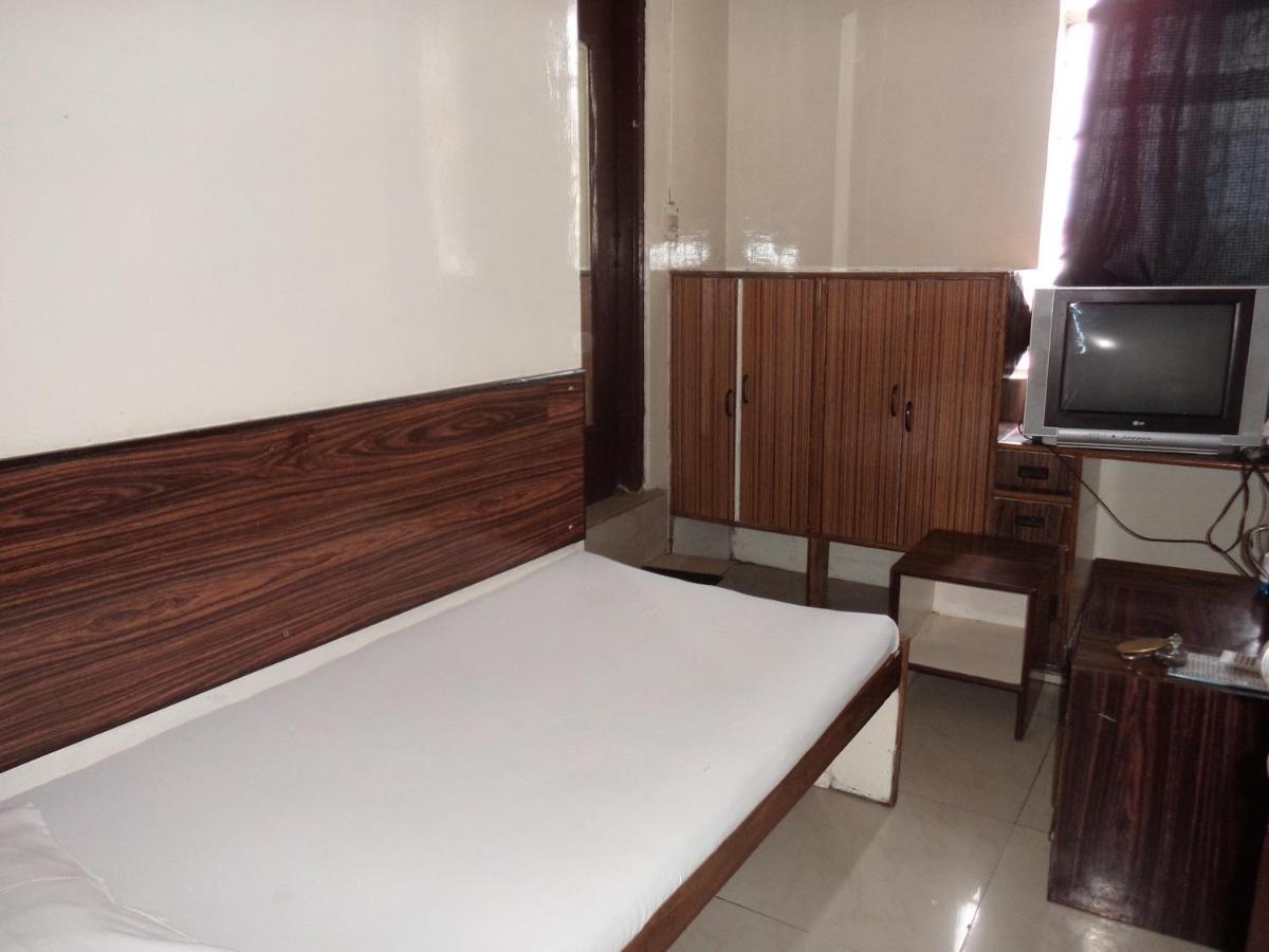 Embassy Hotel 3*