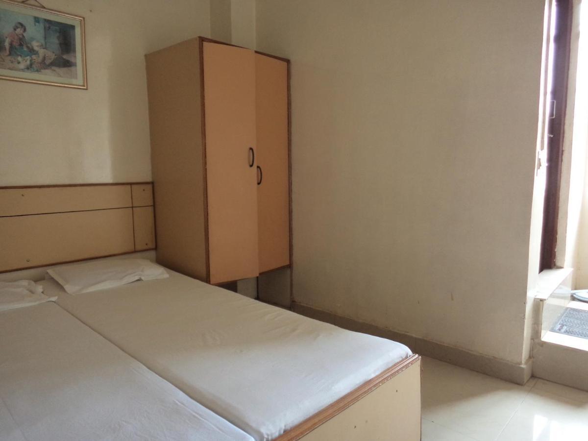 Embassy Hotel 3*